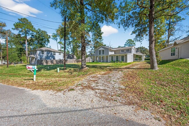 Building Photo - 1305 St Lawrence River Rd