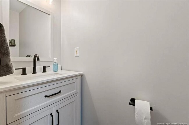 Building Photo - 3 Bed house in Sanford