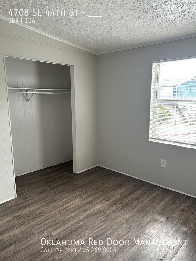 Building Photo - 4708 SE 44th St