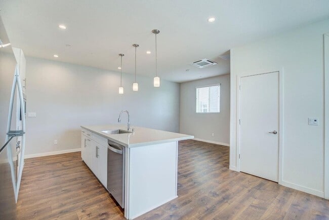 Building Photo - Modern Living at The MIll Gorgeous 2bed/2.5bath home