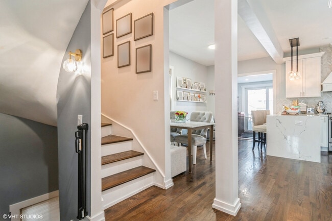 Building Photo - 4024 N Maplewood Ave