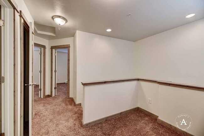 Building Photo - 2076 Gold Ave