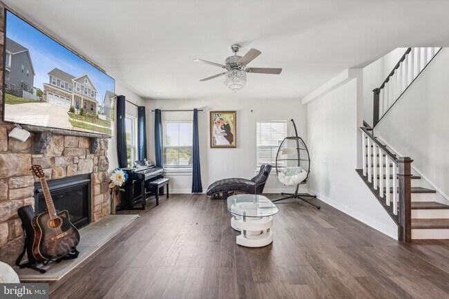 Building Photo - 11281 Wheeler Ridge Dr