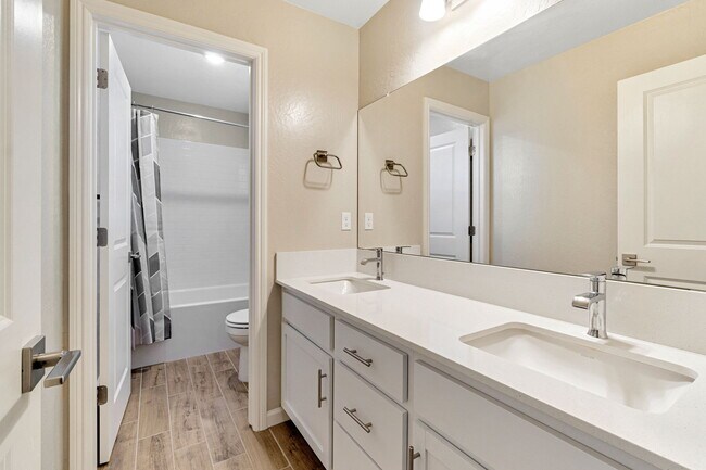 Building Photo - 1116 Encore Wy W