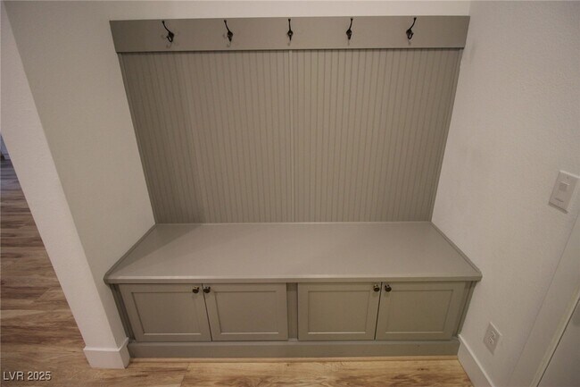 Building Photo - 8085 Skye Roar Ct