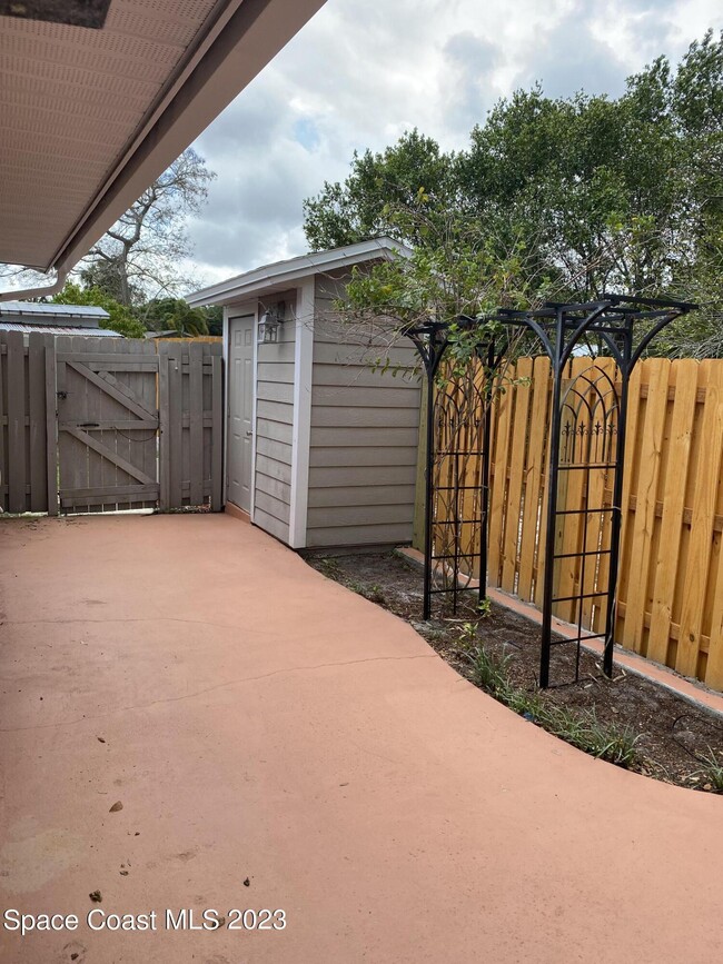 Building Photo - 1927 Quail Ridge Ct