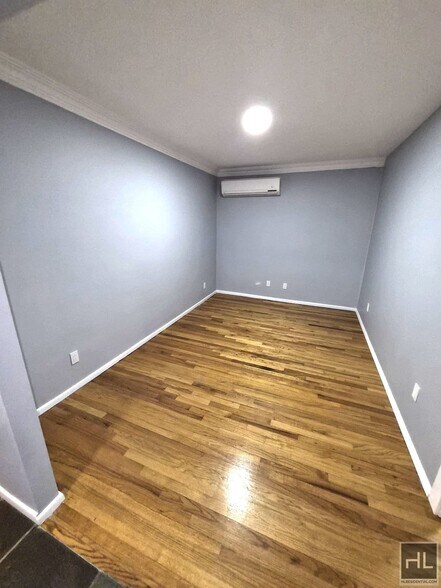 Building Photo - 2121 Kimball St