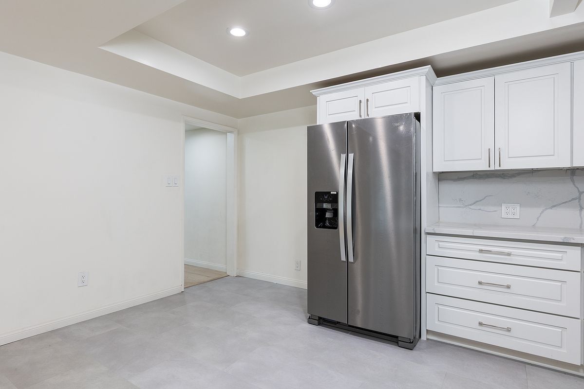 Building Photo - 3511 Paraiso Way