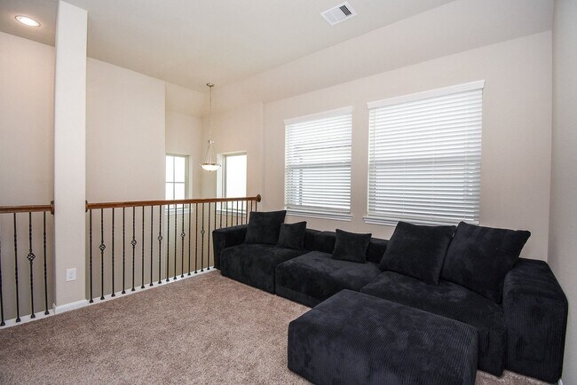 Building Photo - 8726 Laurel Crest Dr