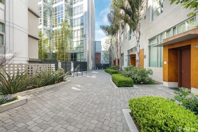 Building Photo - 200 Brannan St