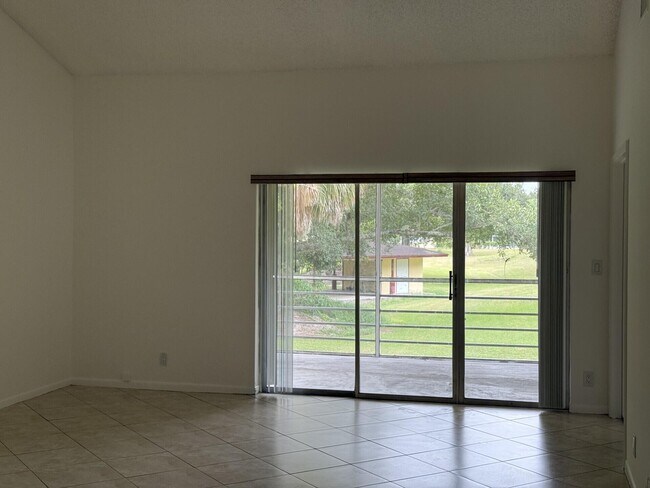 Building Photo - 8798 Holly Ct