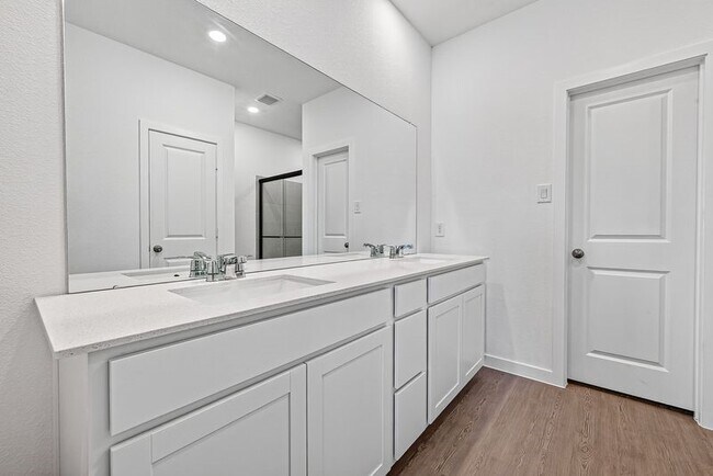 Building Photo - 16307 Chestnut Hvn Ln