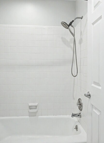 Building Photo - 265 Hillsboro Pl