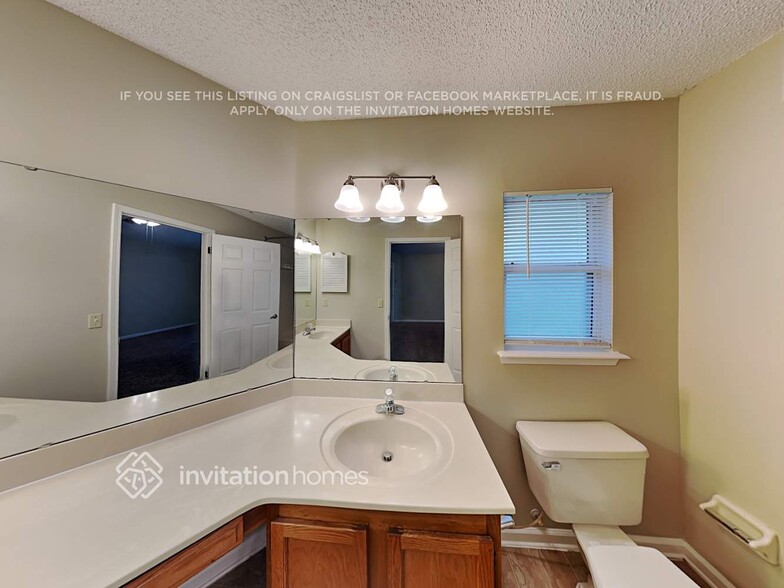 Building Photo - 9713 Peabody Dr N