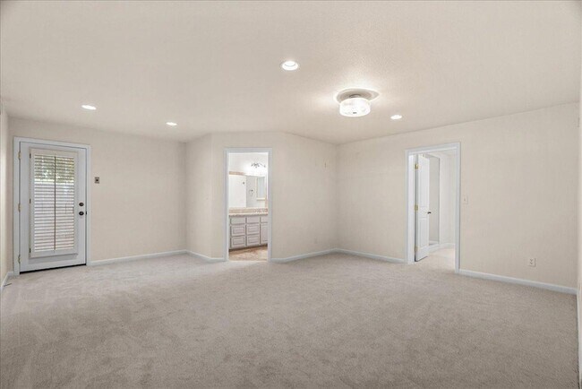 Building Photo - 5209 E Via Buena Vista