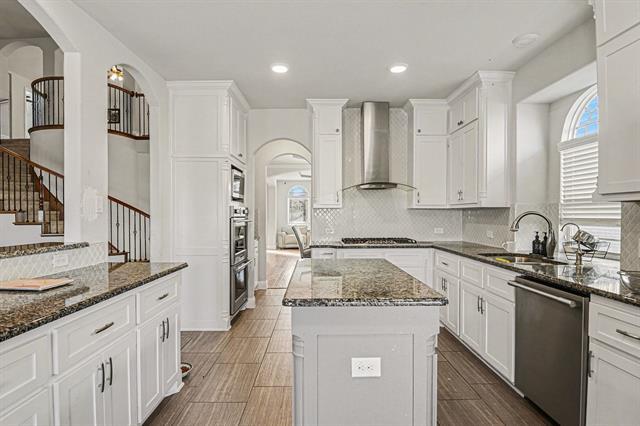 Building Photo - 6116 Cooper Crk St