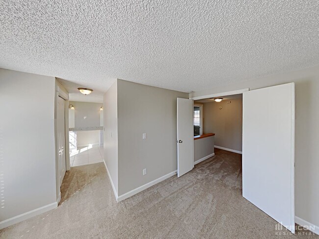 Building Photo - 15927 Mystic Way