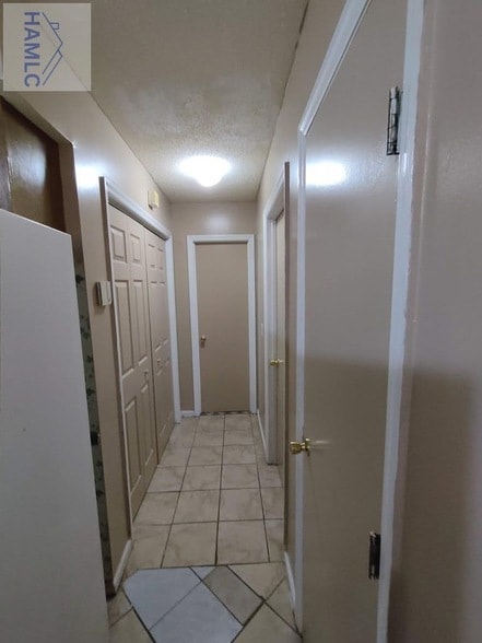 Building Photo - 709 Edgewood Ct