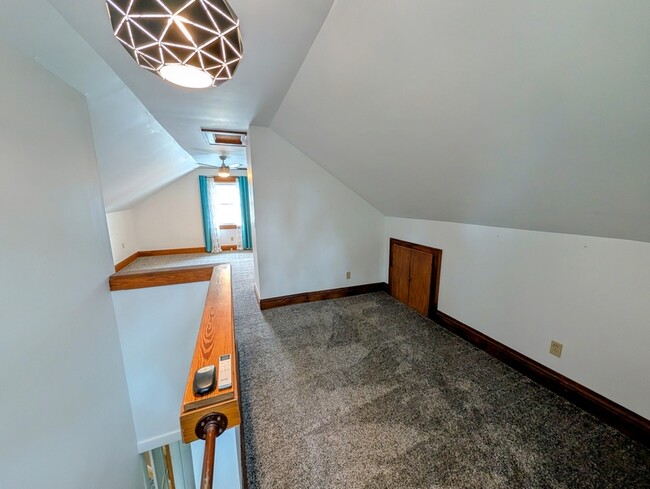 Building Photo - 517 1st Ave W