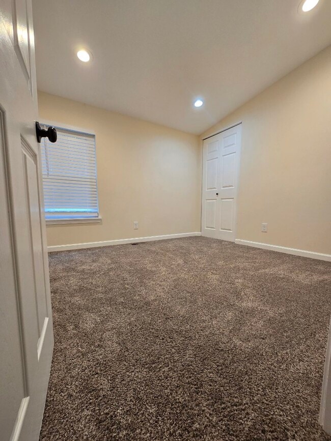 Building Photo - 21610 Orting