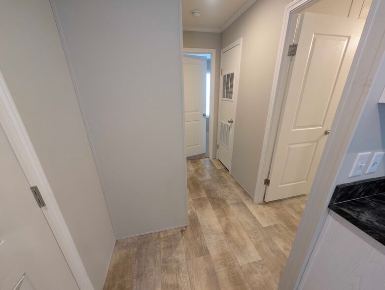 Building Photo - 15868 Marentette Dr