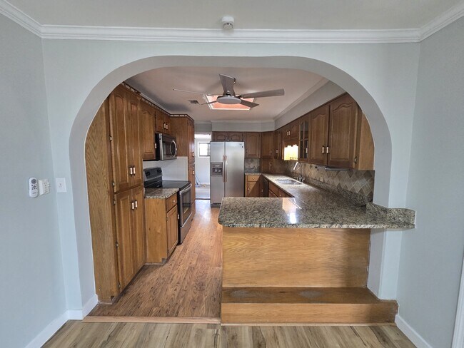 Building Photo - 1307 Point Peter Rd