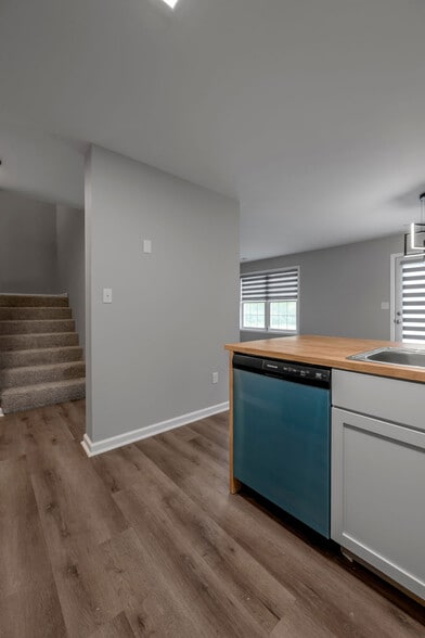 Building Photo - 242 Elkhorn Meadows Dr