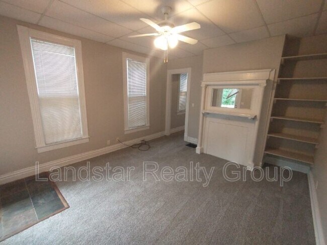 Building Photo - 2127 Grinstead Dr
