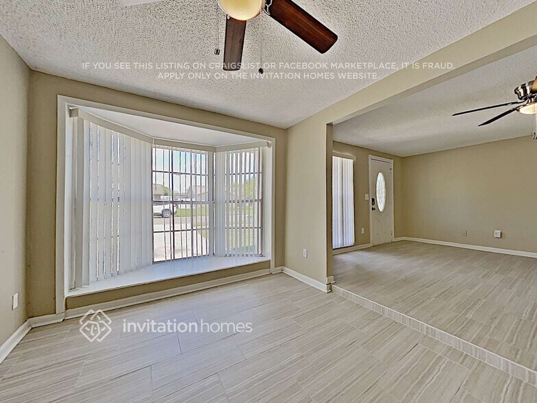 Building Photo - 8261 Greenleaf Cir