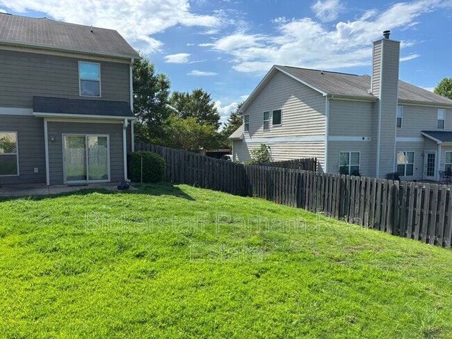 Building Photo - 5982 Ivy Ridge Dr