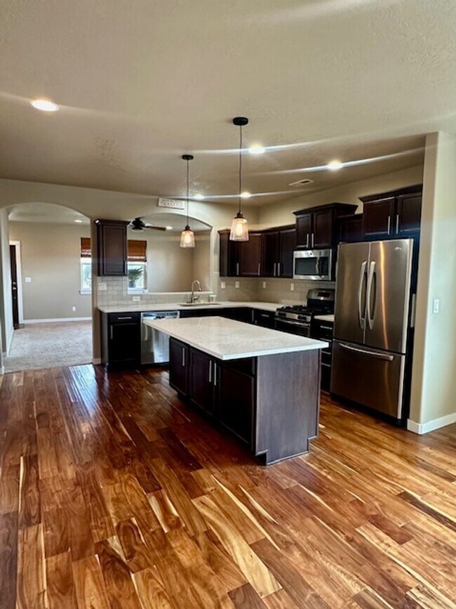 Building Photo - 63266 NW Newhall Pl