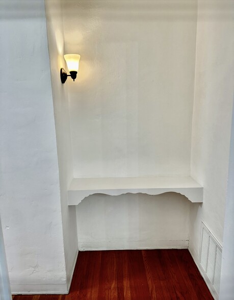 Building Photo - 1104 E California Ave