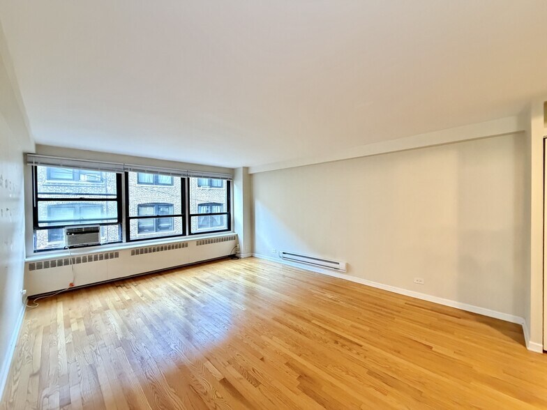 Building Photo - 4180 N Marine Dr