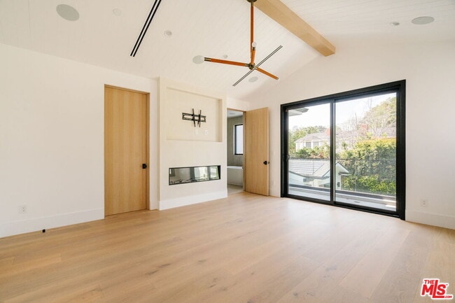 Building Photo - 4087 Kraft Ave