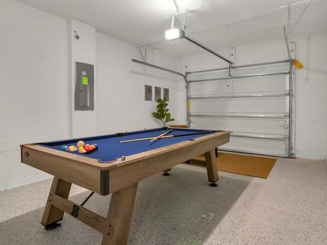 Building Photo - 1043 Splash Shot Pl