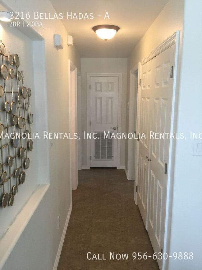 Building Photo - 3216 Bellas Hadas St