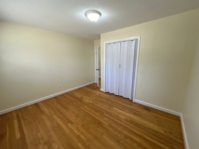 Building Photo - Saluda Gardens Home