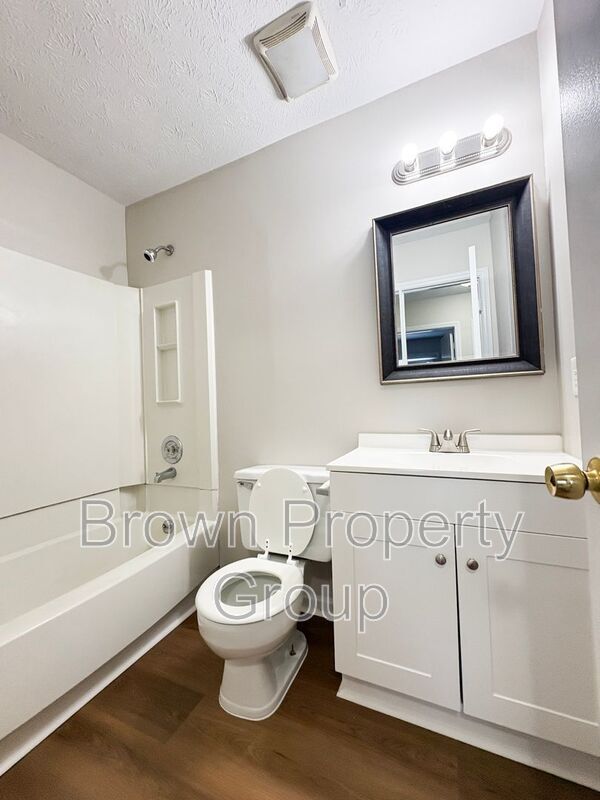 Building Photo - 414 Cumbrian Ct