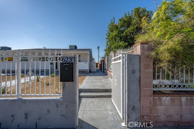 Building Photo - 6237 Agnes Ave