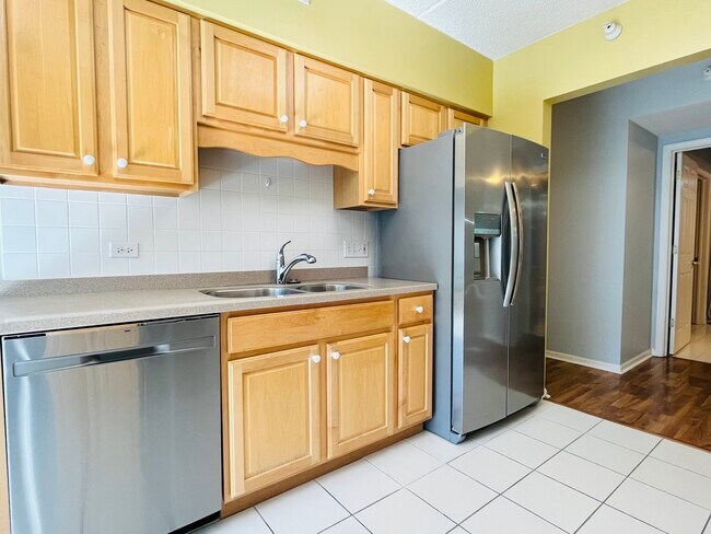 Building Photo - 11 S Wille St