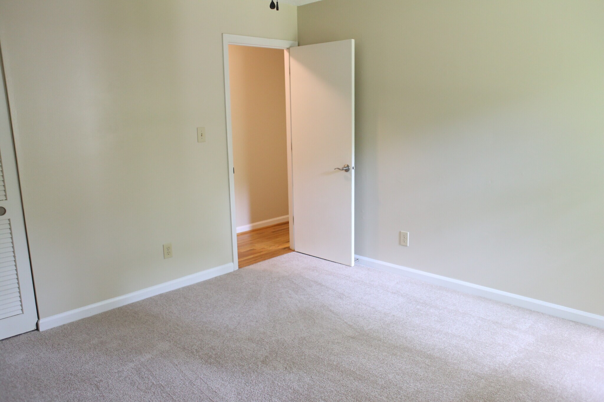 Primary Bedroom - 4004 Inwood Dr