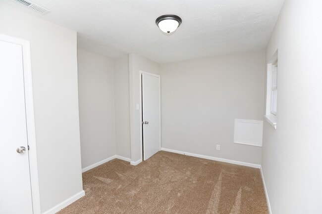 Building Photo - Spacious Home Near Bow Creek & Lynnhaven Mall