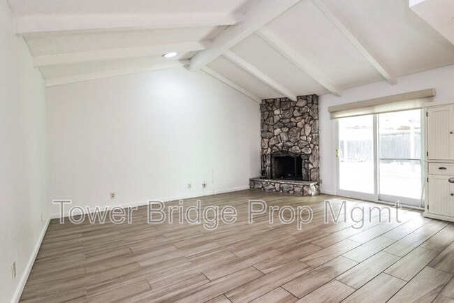 Building Photo - 760 Skylake Way