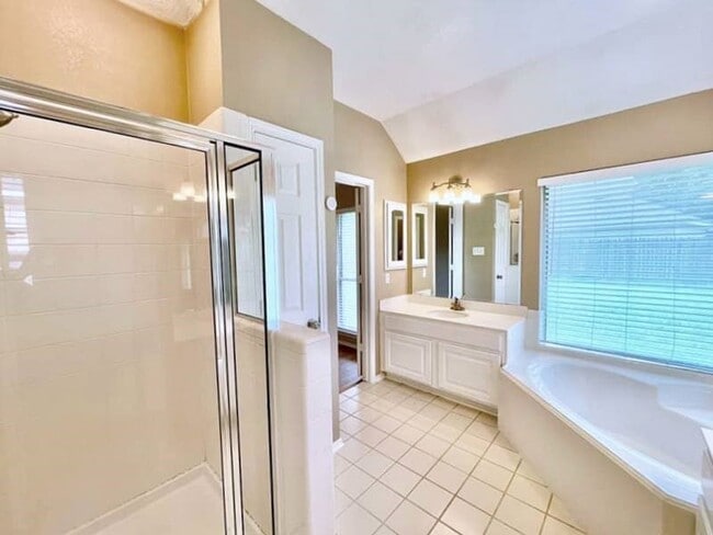 Building Photo - 4714 Plantation Colony Dr