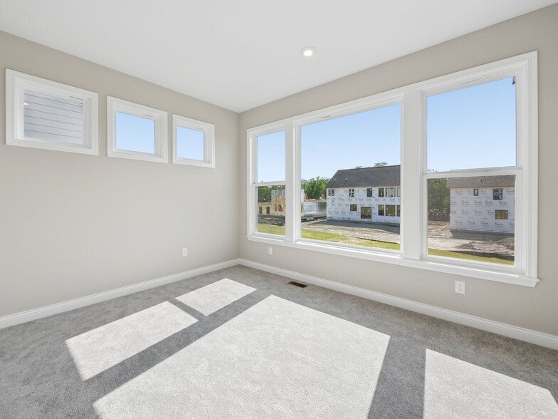 Building Photo - 5195 Brookfield Ln