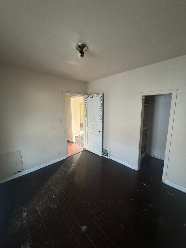 Building Photo - 1601 Mabel Ave