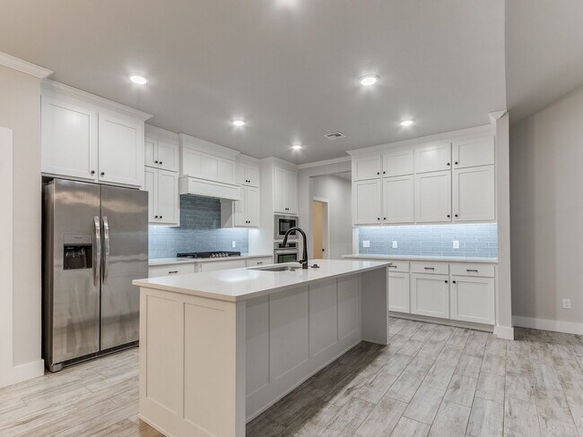Building Photo - 3201 Hayven Cir