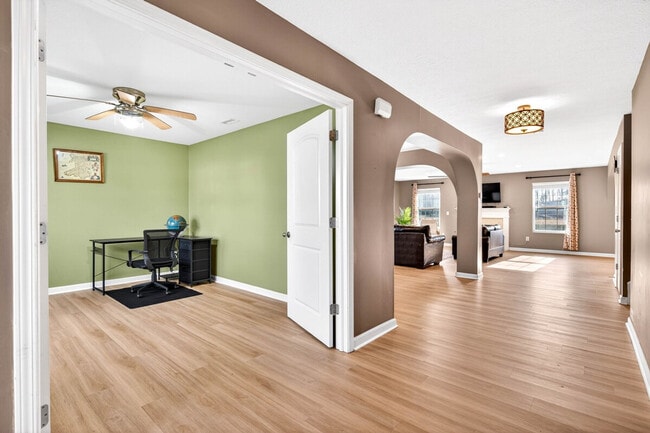 Building Photo - 1961 Creek Bank Dr