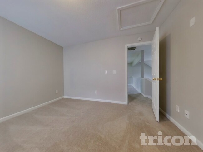 Building Photo - 2269 Charleston Pointe SE