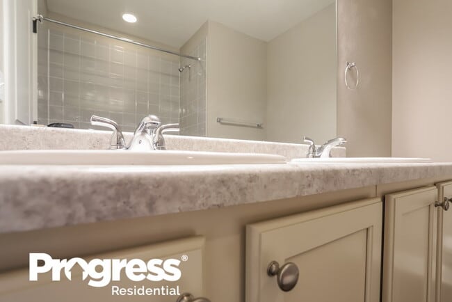 Building Photo - 9763 Uravan St